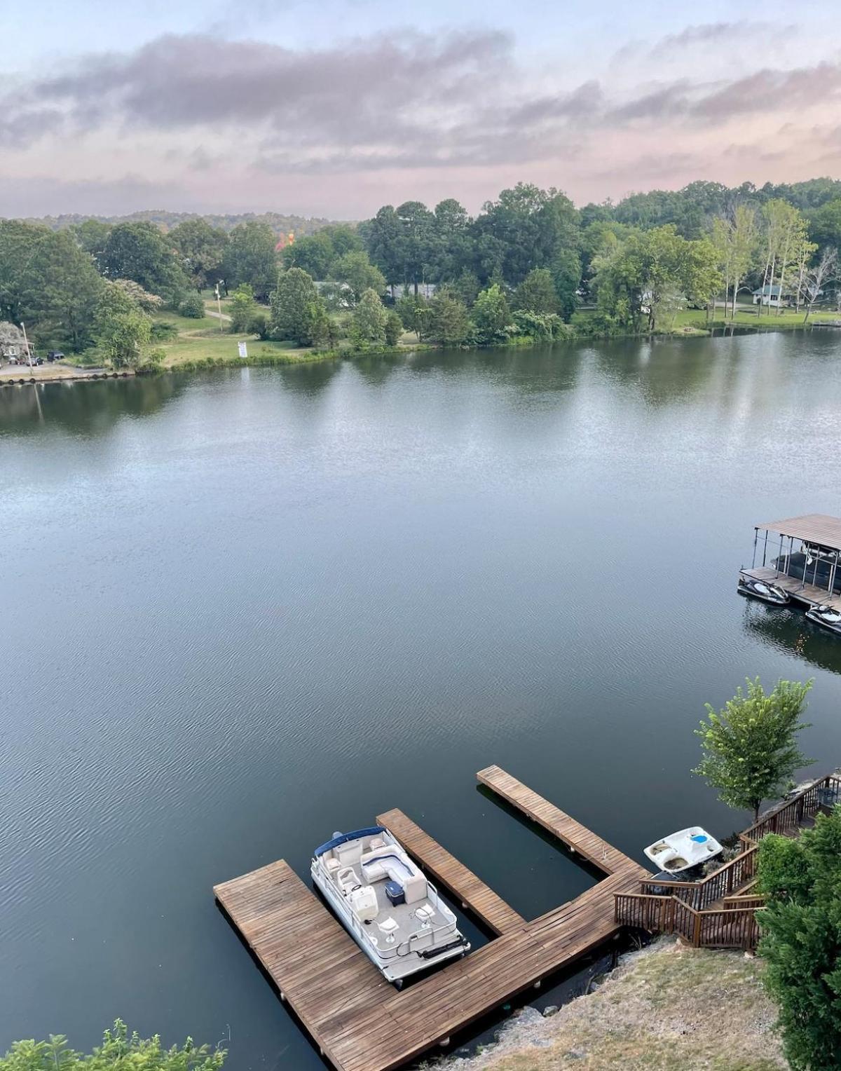 Brooklynn'S Bay, Elegant Lakefront Condo Retreat ฮอตสปริงส์ ภายนอก รูปภาพ